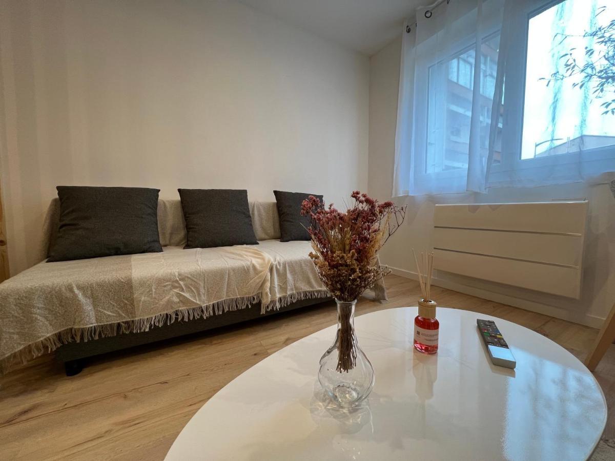 Le Petit Sauveur - Studio & Parking Apartment